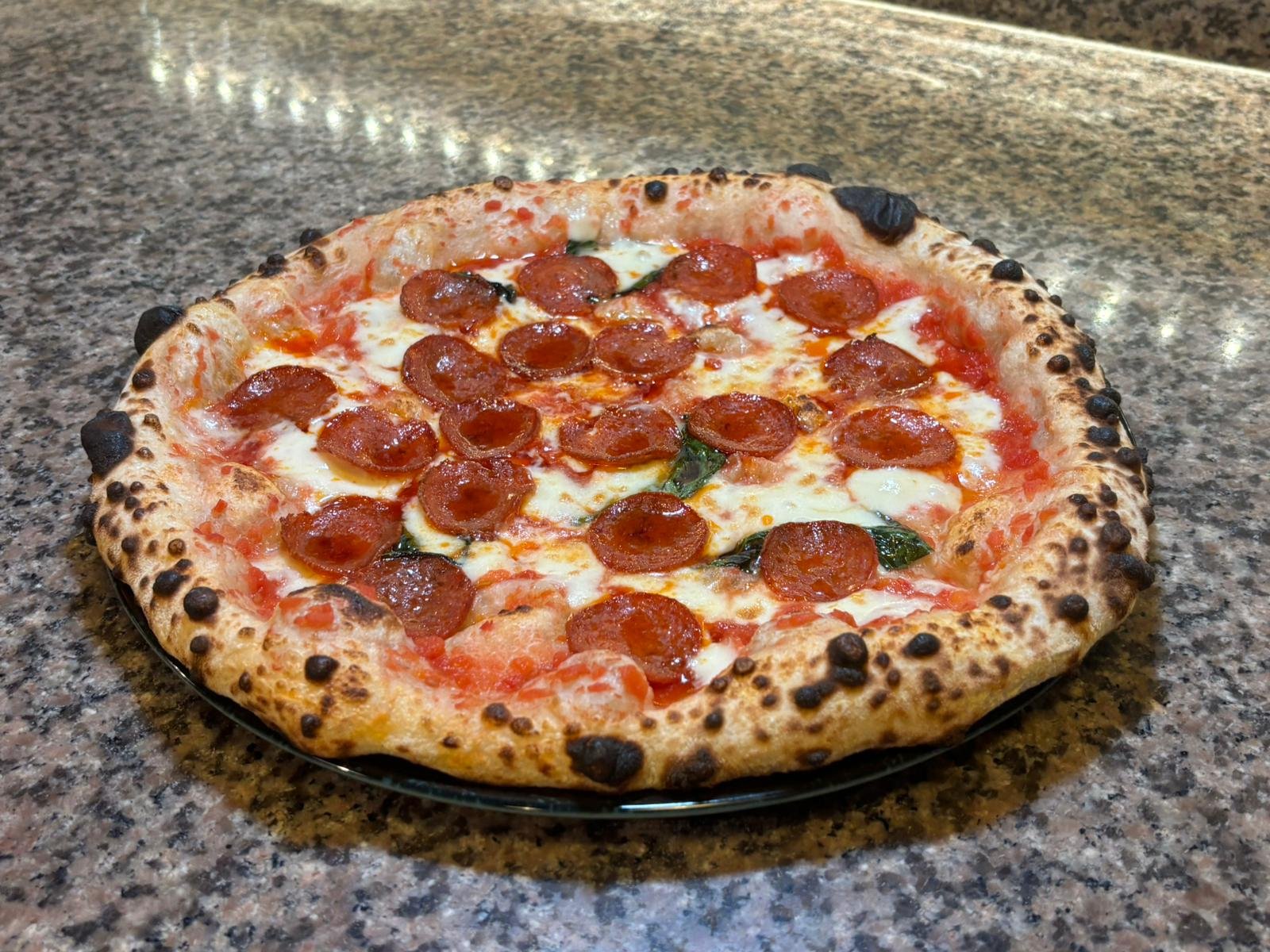 pizza napolitana de salame dulce